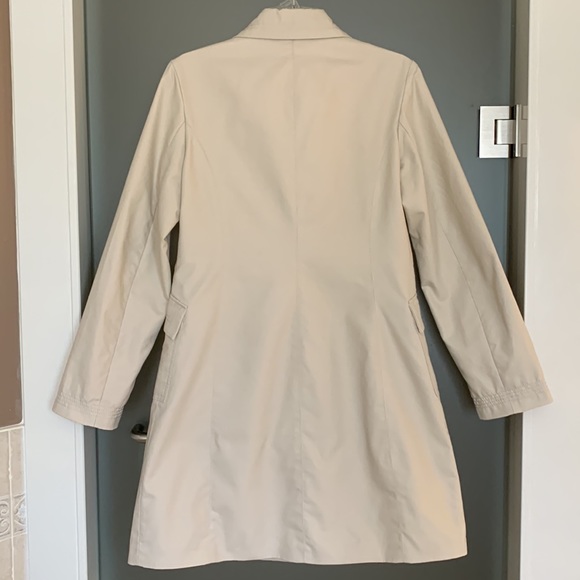 Roxy Beige Trench Coat Med., 2 pockets, Pit to pit 191/2”,Length 35”,arm 241/2” - Picture 3 of 6